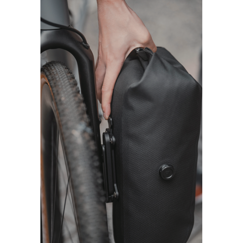 Topeak QR Bolt-On Fork Drybag - 5.8 Litres - Black-2