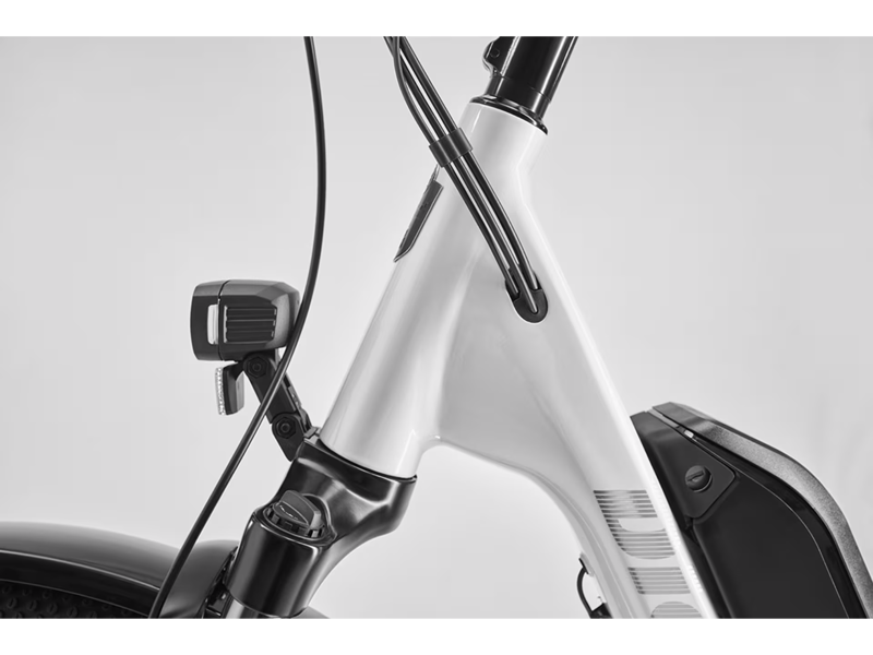 Diamant Zing Trip Core Low-Step 400wh 2025 Electric Hybrid Bike - White-1