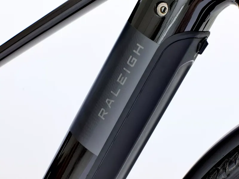 Raleigh Novus Hub Gear Crossbar 600wh 2026 Electric Hybrid Bike - Onyx Black-3