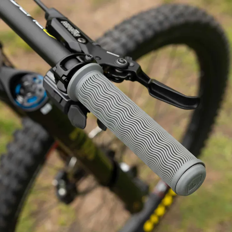 The Bartender Pro Vero Sandler Signature Grip - Moon Dust-4