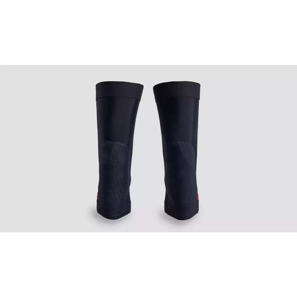 uPRISE Bikes Specialized Traction D3O Knee Pads - Black | Price match, 365 day return s, 18-Month Warranty, Finance Available & Free UK Delivery