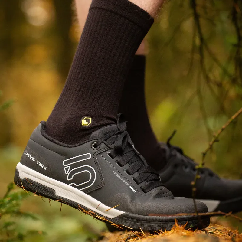 Burgtec Everyday Crew Socks - Black-1