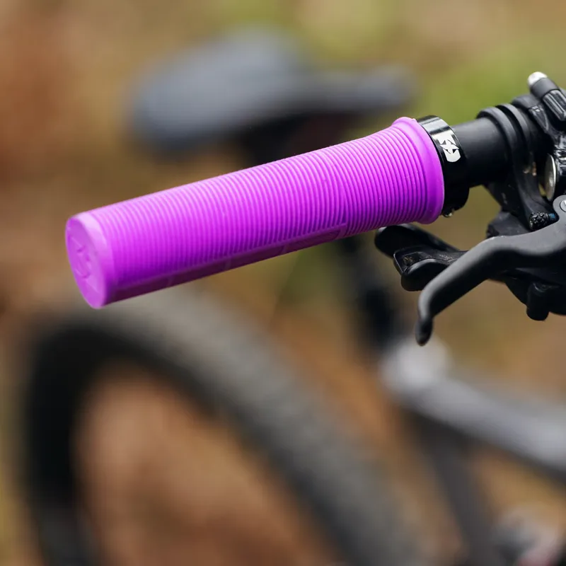Oxford Driver Lock-On MTB Grips - Purple-4