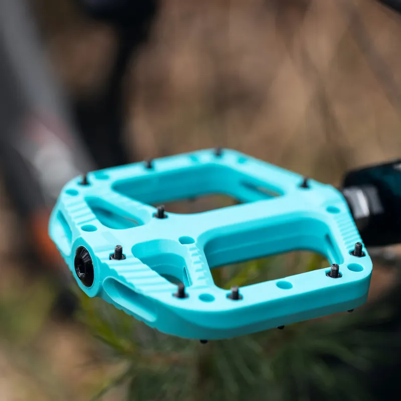 Oxford Loam 20 Nylon Flat MTB Pedals - Turquoise-1