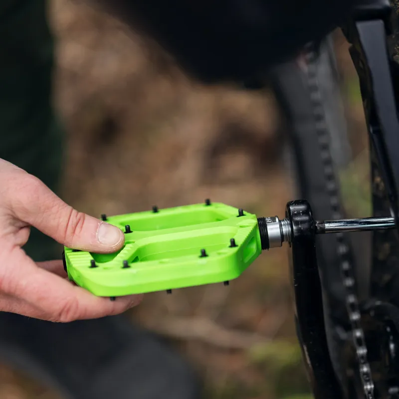Oxford Loam 20 Nylon Flat MTB Pedals - Green-2