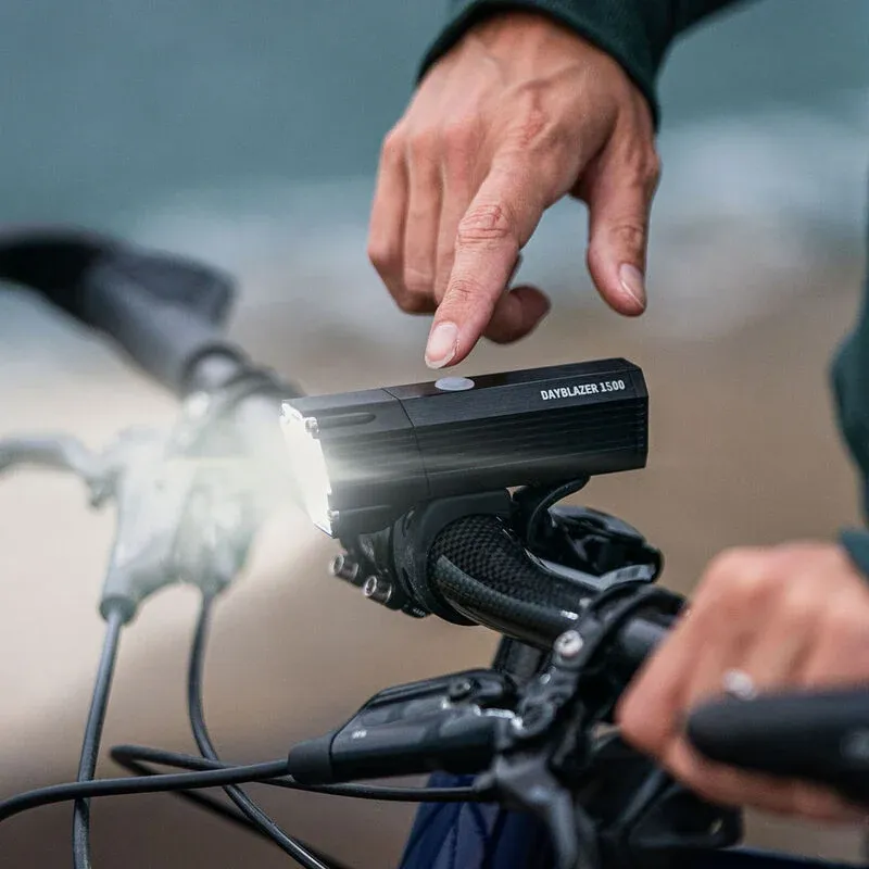 Blackburn Dayblazer 1500 V2 Front Light - Black-10