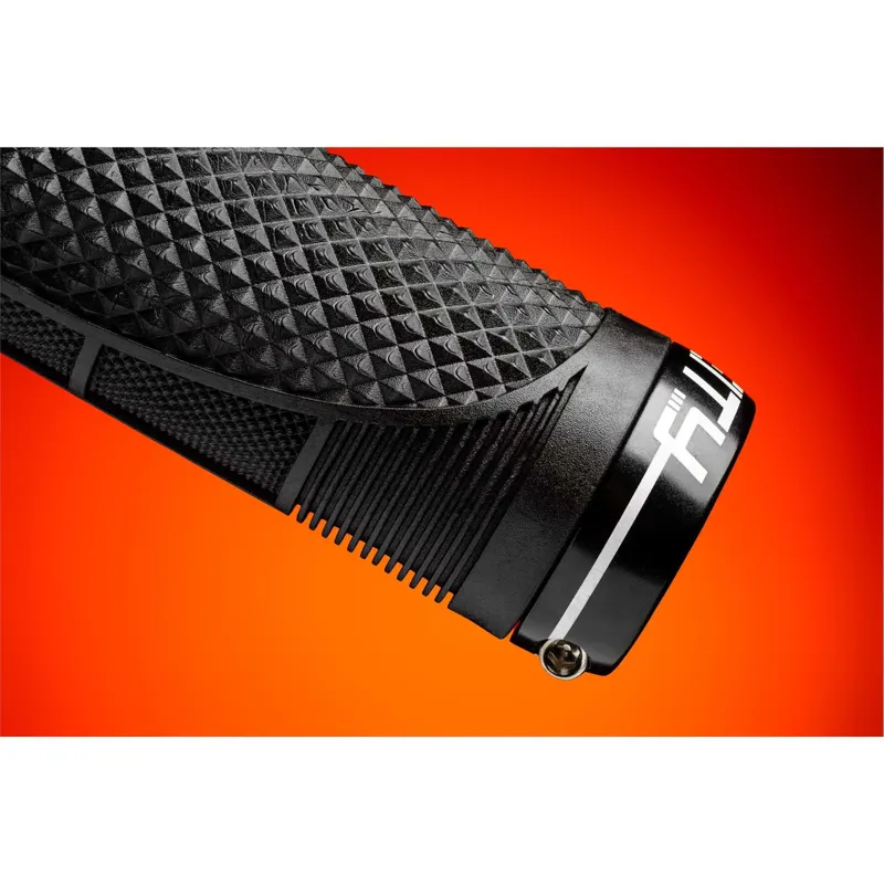 Deity Megattack MTB Handlebar Grips - Black-2