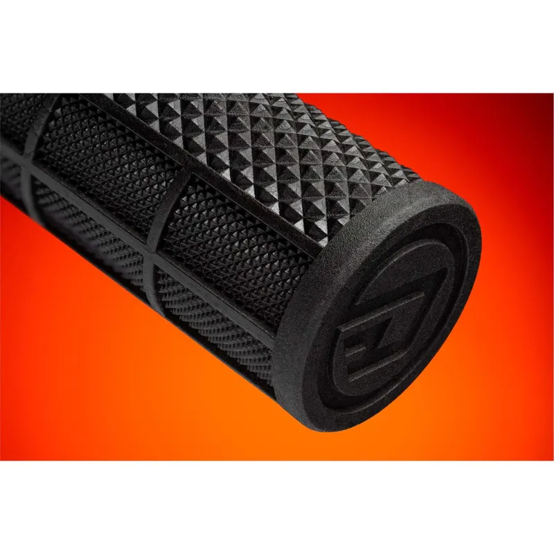 Deity Megattack MTB Handlebar Grips - Black-6
