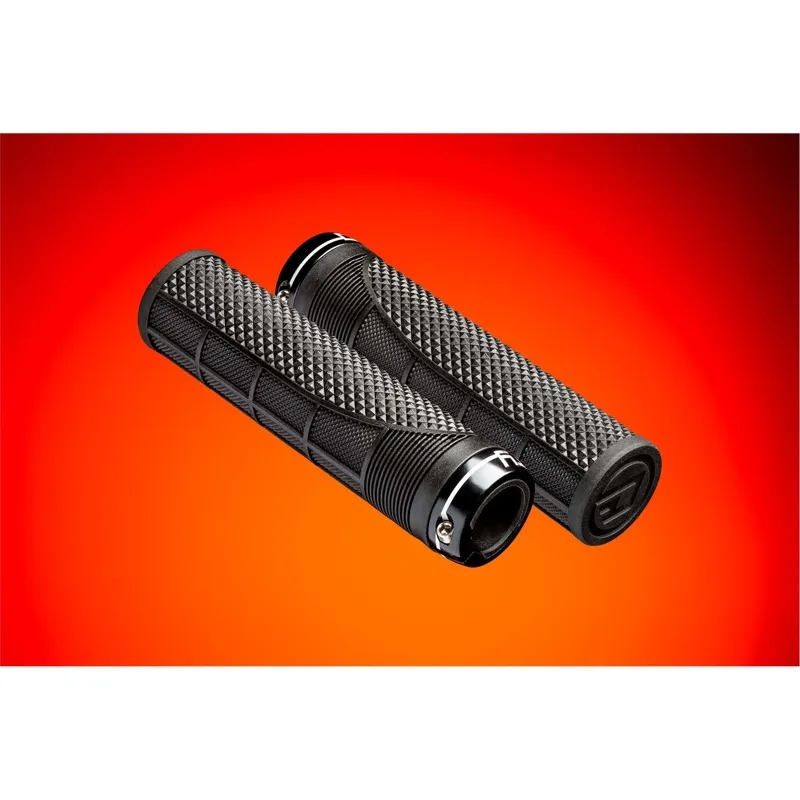 Deity Megattack MTB Handlebar Grips - Black-7
