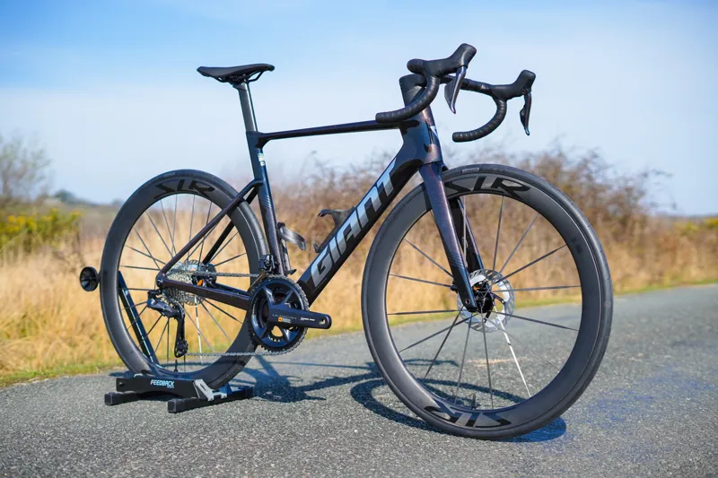 Giant Propel Advanced Pro 0-Di2 2027 Carbon Road Bike - Obsidian Pulse-7