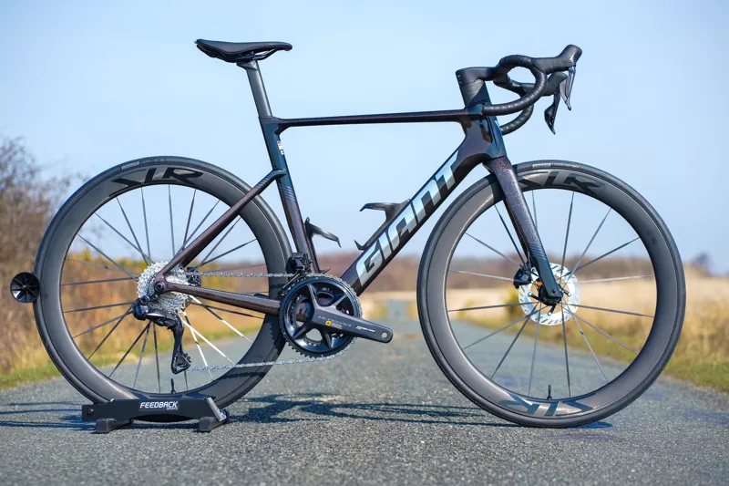 Giant Propel Advanced Pro 0-Di2 2027 Carbon Road Bike - Obsidian Pulse-6