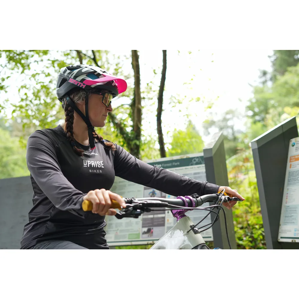 uPRISE Bikes Uprise Endura MT500 Women's Long Sleeve Mountain Bike Jersey - Black | Price match, 365 day return s, 18-Month Warranty, Finance Available & Free UK Delivery