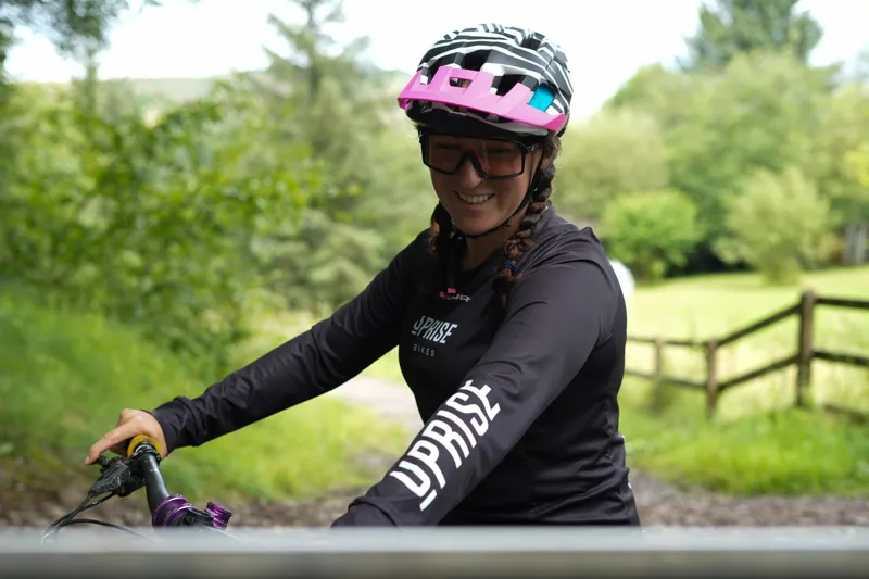 Uprise Endura MT500 Women's Long Sleeve Mountain Bike Jersey - Black-1