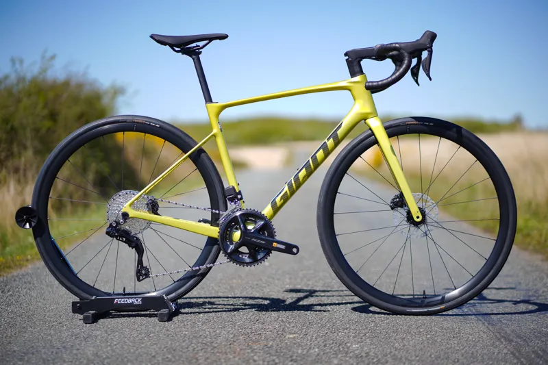 Giant Defy Advanced 1 2026 Carbon Endurance Road Bike - Cyber Lime-1