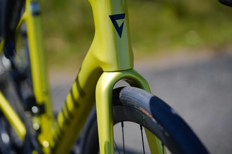 Giant Defy Advanced 1 2026 Carbon Endurance Road Bike - Cyber Lime-7