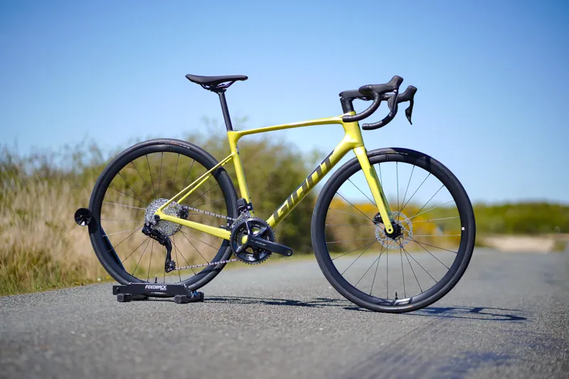 Giant Defy Advanced 1 2026 Carbon Endurance Road Bike - Cyber Lime-8