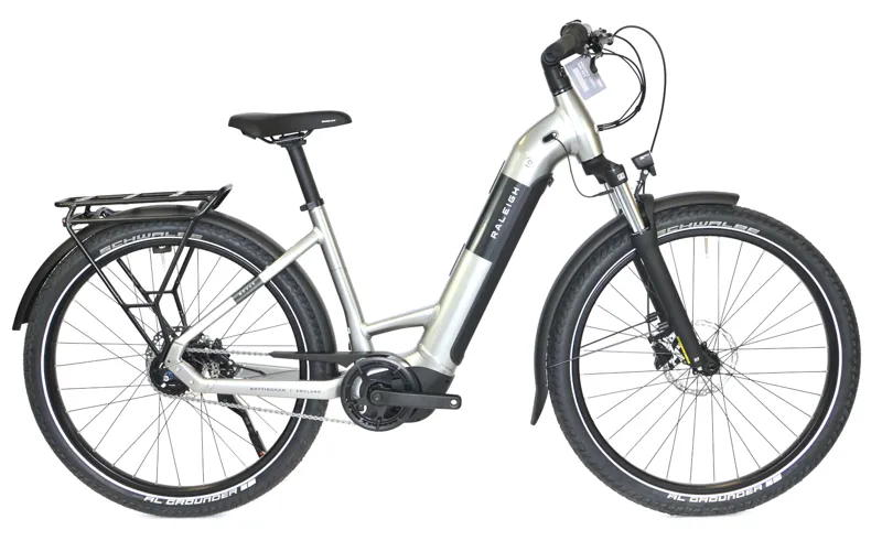 Ex Demo Raleigh Novus Hub Gear Lowstep 600wh 2026 Electric Hybrid Bike - 45 cm - Platinum Chrome