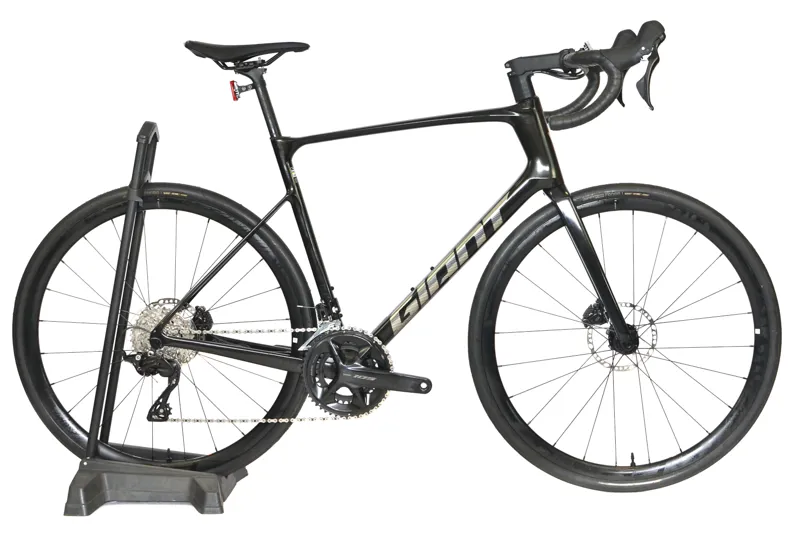 Nearly New Giant Defy Advanced 2 2026 Carbon Endurance Road Bike - Large - Abyss Black