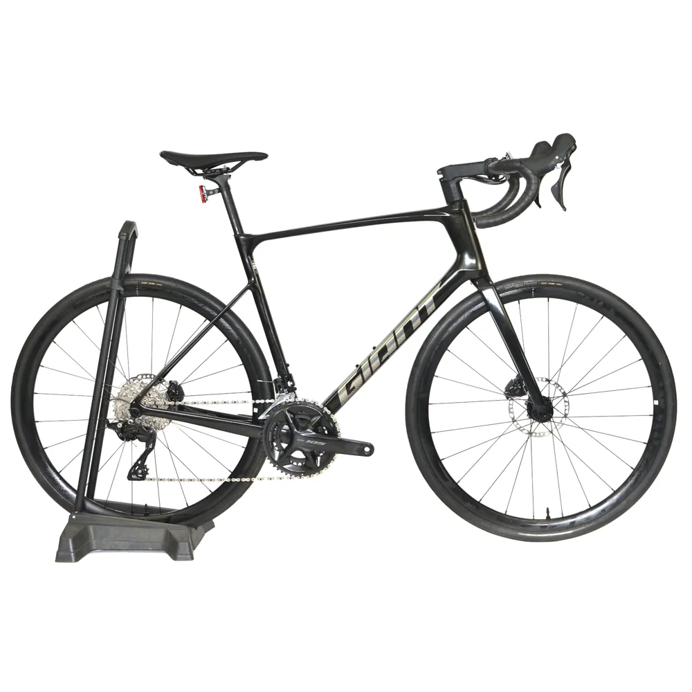 uPRISE Bikes Nearly New Giant Defy Advanced 2 2026 Carbon Endurance Road Bike - Large - Abyss Black | Price match, 365 day returns, 18-Month Warranty, Finance Available & Free UK Delivery