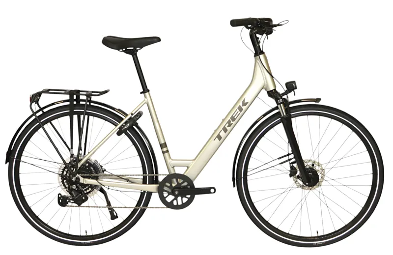 Nearly New Trek Verve Lowstep Equipped 2027 Hybrid Bike - Medium - Lunar Silver