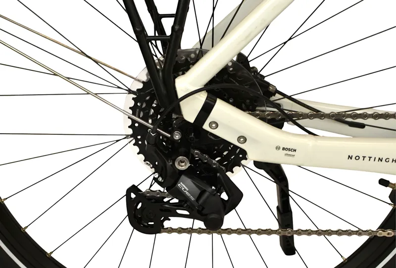 Nearly New Raleigh Motus Low Step 2026 Electric Hybrid Bike - 51 cm - Sparkling White-2