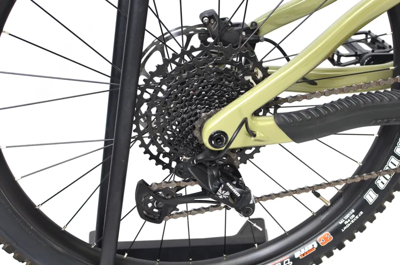 Ex Demo Merida eOne-Sixty 6000 27.5/29er Carbon Electric MTB - Long - Green/Black-1