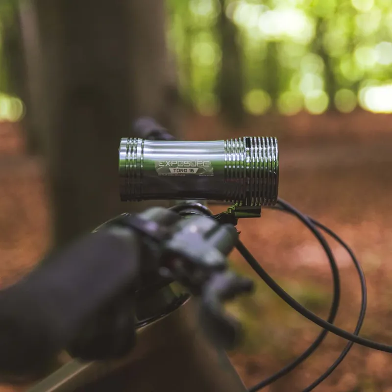 Exposure Toro 16 3850 Lumen USB Front Light - Silver-2