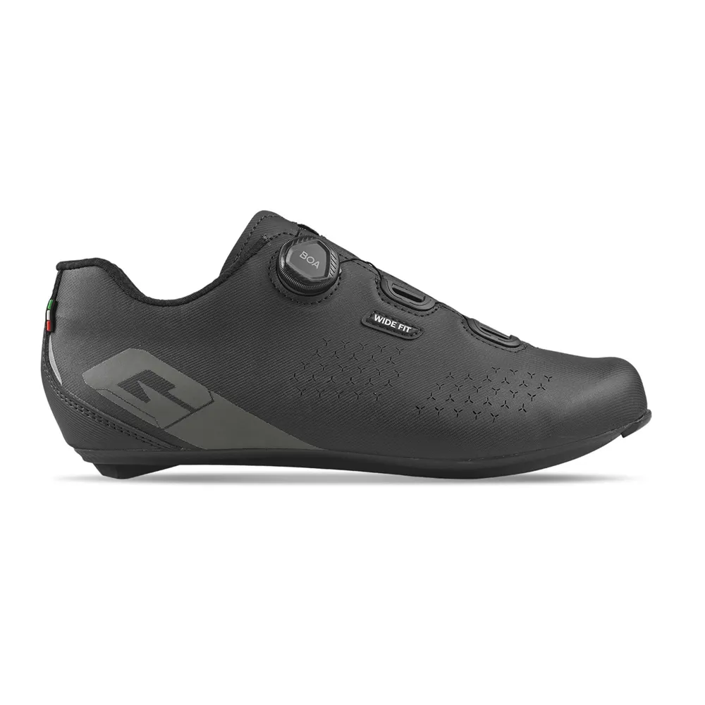 uPRISE Bikes Gaerne Sprint Plus Wide Road Cycling Shoes - Black | Price match, 365 day returns, 18-Month Warranty, Finance Available & Free UK Delivery