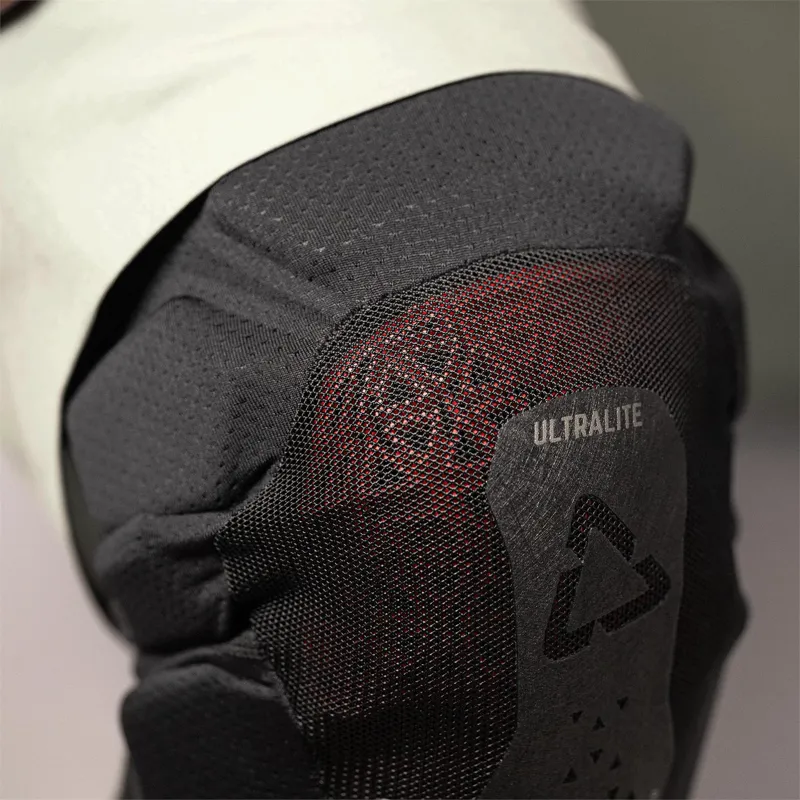 Leatt ReaFlex UltraLite EXT Knee Protectors - Black-3