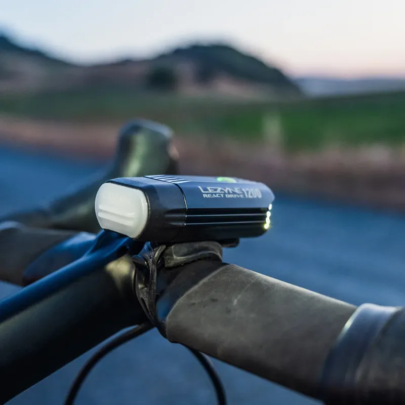 Lezyne React Drive 1200 LED Front Light-7