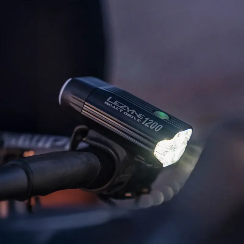 Lezyne React Drive 1200 LED Front Light-5