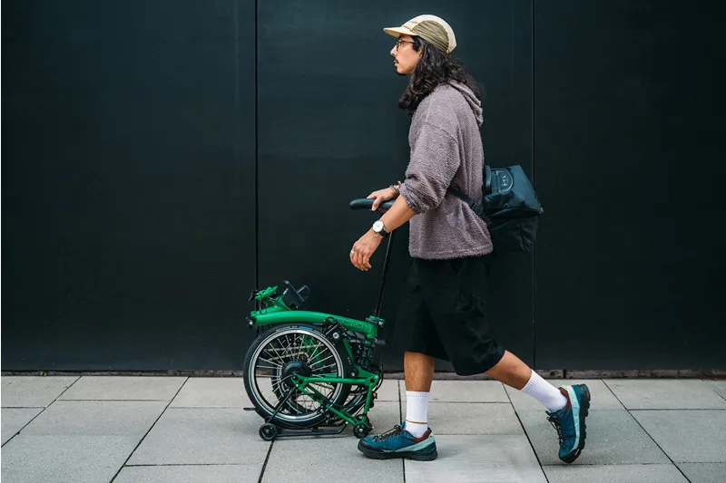 Brompton C Line 4 Speed Mid Bar 2026 Electric Folding Bike - Palm Green-6