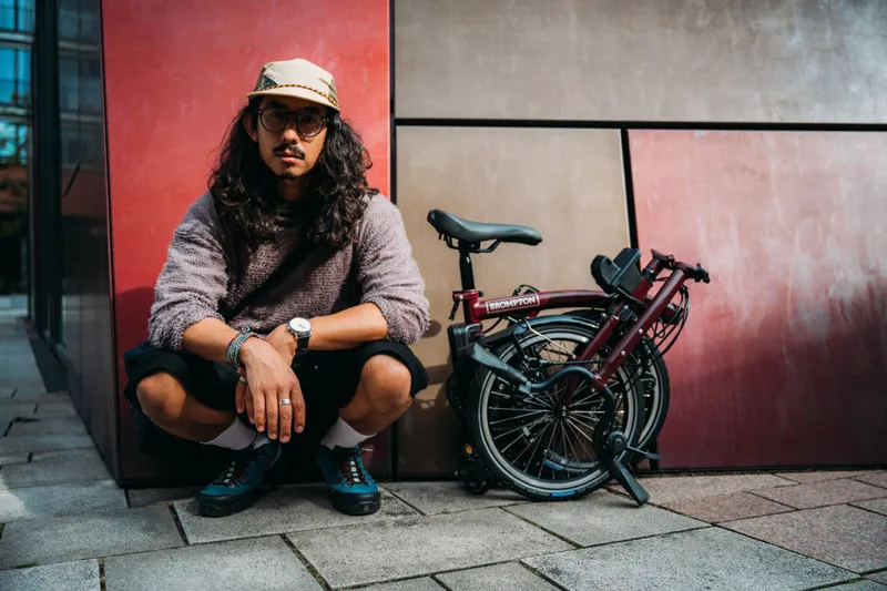 Brompton C Line 4 Speed Mid Bar 2026 Electric Folding Bike - Red Plum-6