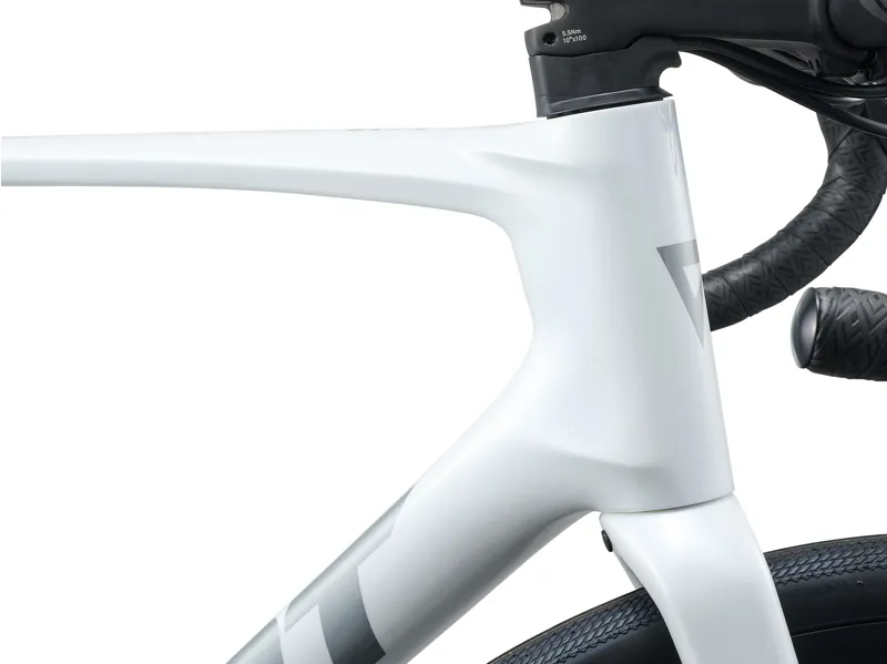 Giant Defy Advanced 2 2027 Carbon Endurance Road Bike - Pearl White-4