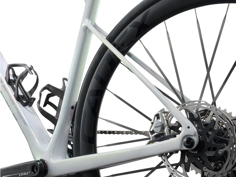 Giant Defy Advanced SL 0 2027 Carbon Endurance Road Bike - Prism Pearl-3