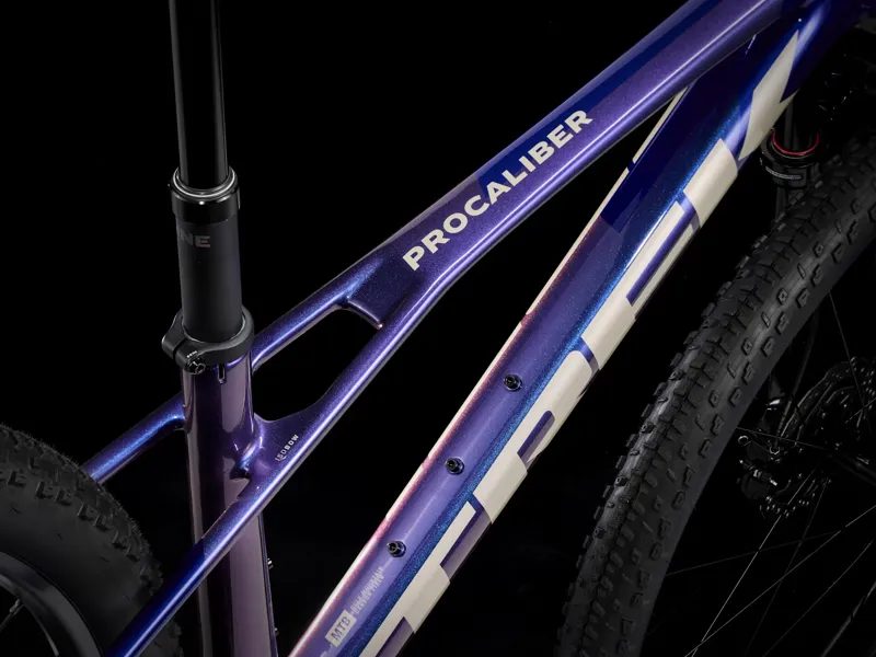 Trek Procaliber 9.5 Gen 3 29er 2026 Hardtail MTB - Purple Flip/Hex Blue-4