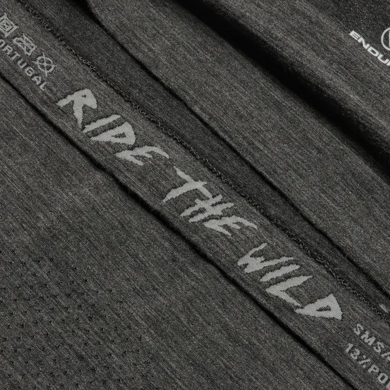 Endura BaaBaa Pro Long Sleeve Men's Base Layer - Grey-3