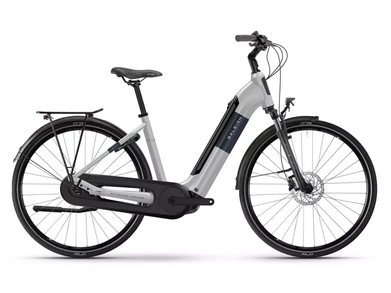 Raleigh Motus Hub Low Step 2026 Electric Hybrid Bike - Sparkling White