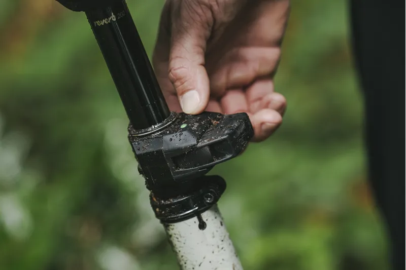 RockShox Reverb AXS Dropper Post Includes Battery And Charger-6