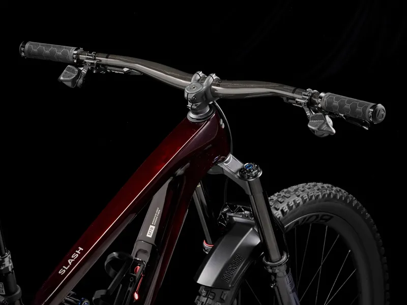 Trek Slash 9.9 X0 AXS T-Type Gen 6 2025 Full Suspension MTB - Carbon Red Smoke-2