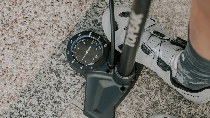 Topeak JoeBlow Roadie EX Track Pump - Blue-3