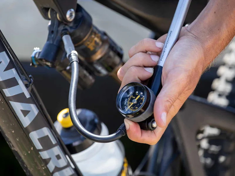 Topeak Pocket Shock DXG Shock Pump - Black/Silver-3