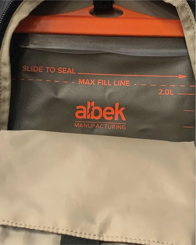 Albek H20-Haul Four + 2 Litre Hydration Pack - Covert Black-4