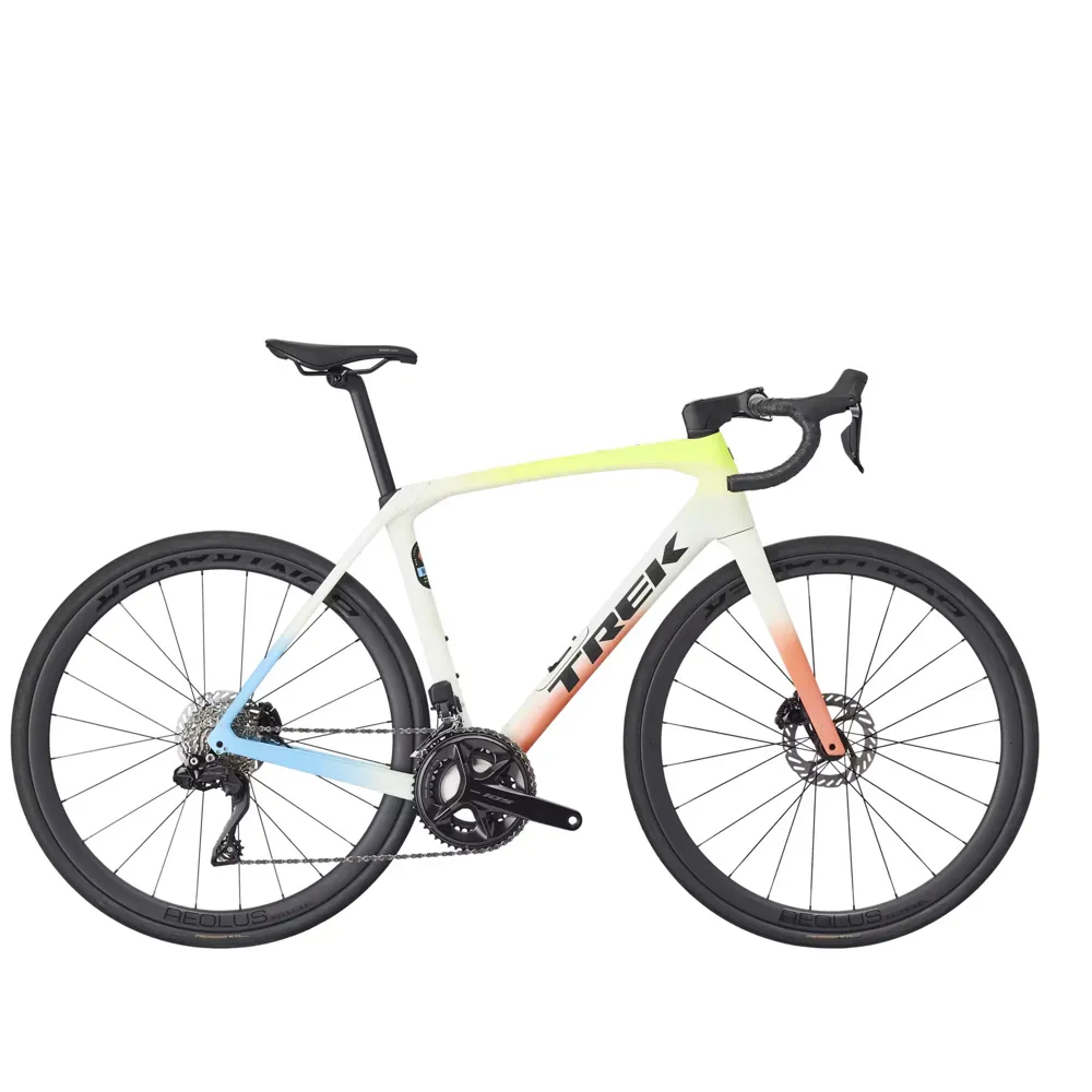 uPRISE Bikes Trek Domane SL 6 2026 Carbon Endurance Road Bike - Era White | Price match, 365 day return s, 18-Month Warranty, Finance Available & Free UK Delivery
