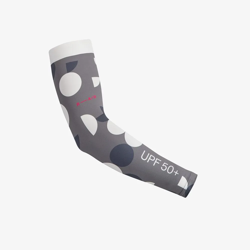 uPRISE Bikes Castelli R-A/D Arm Sleeves - Smoky Grey | Price match, 365 day return s, 18-Month Warranty, Finance Available & Free UK Delivery