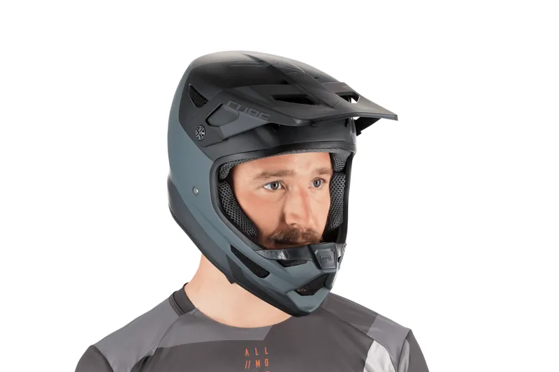 Cube Helmet Status X 100 Full Face Helmet - Black-1