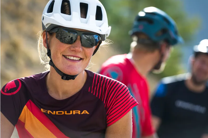 Endura SingleTrack Glasses - Grey-1