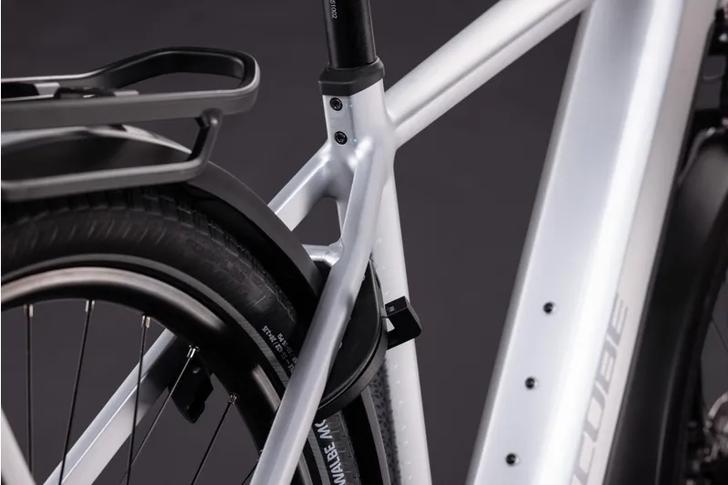 Cube Kathmandu Hybrid One 800wh 2027 Electric Hybrid Bike - Silverstar/Reflex-3