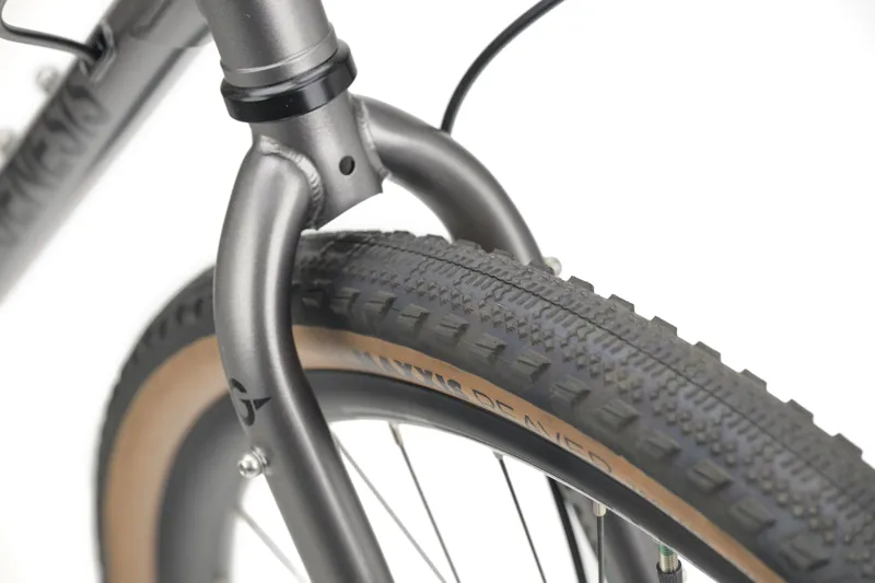 Genesis Croix De Fer 20 Flat Bar 2026 Gravel Road Bike - Greymiriquai-4