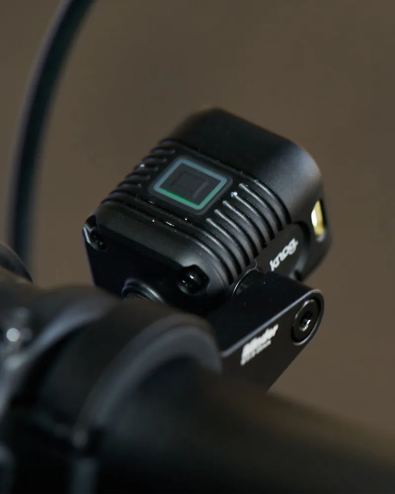 Knog Blinder E 900 Front E-Bike Light - Black-9